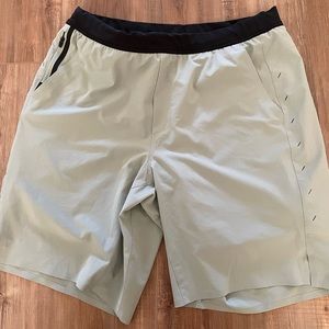 Ten thousand interval shorts. XL light green with liner